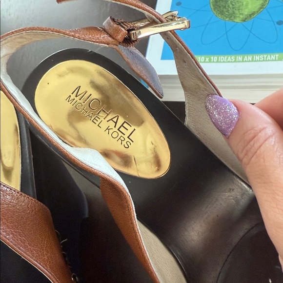 Michael Kors Tan Leather Slingback Sandals Heels Gold Designer sz 9 shoes camel - Picture 5 of 10